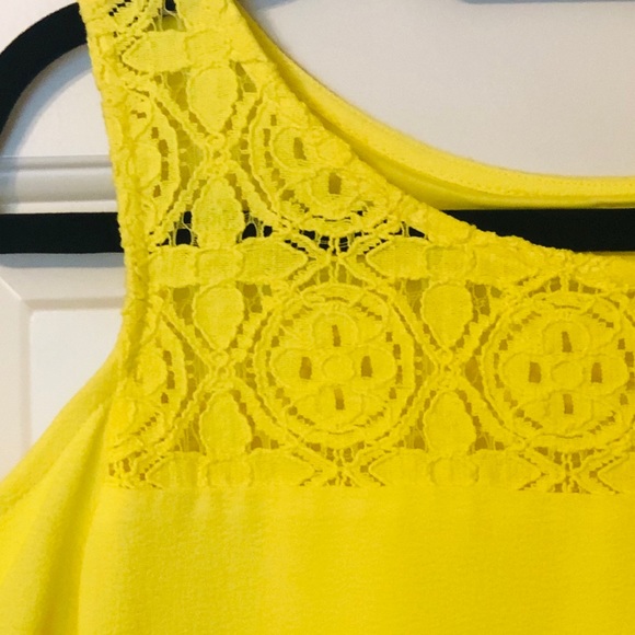 NWT Gianni Bini Yellow Lace Cold Shoulder Dress - Picture 2 of 8